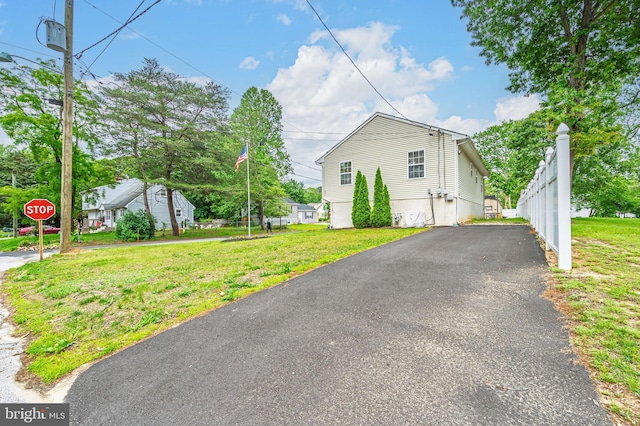 1627 Kindle Ave, Deptford, NJ 08096 - view of side of home with a yard