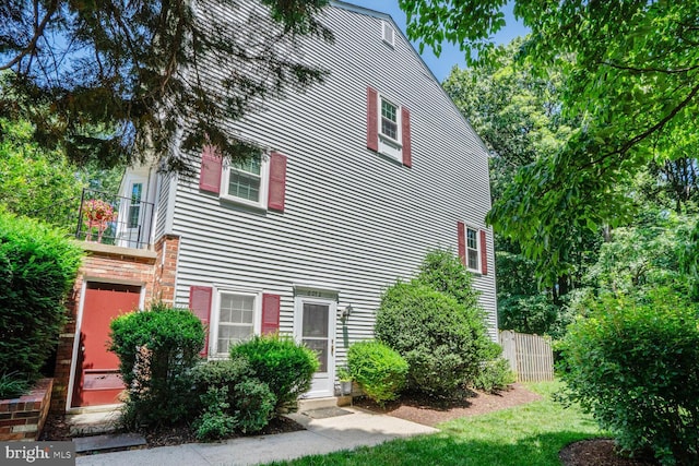 6072 Old Landing Way Unit 48, Burke, VA 22015 - view of home's exterior featuring a balcony
