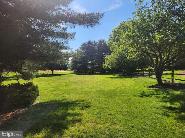 4560 Bossler Rd, Elizabethtown, PA 17022 - view of green lawn