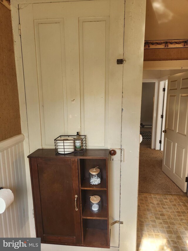 4560 Bossler Rd, Elizabethtown, PA 17022 - detailed view of a decorative wall