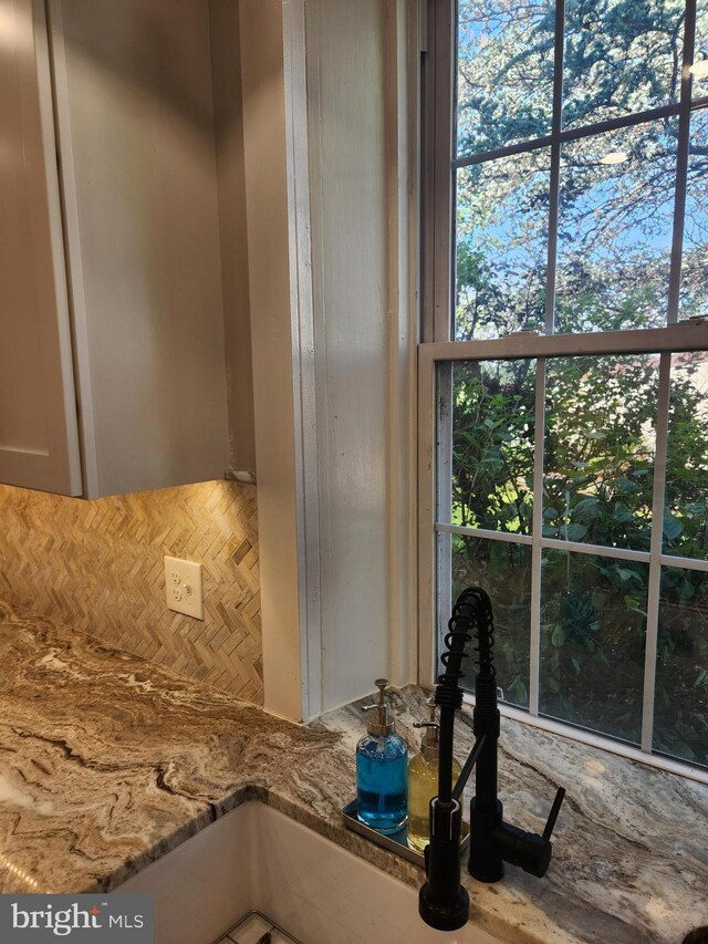 4560 Bossler Rd, Elizabethtown, PA 17022 - kitchen view of tasteful backsplash and stone countertops