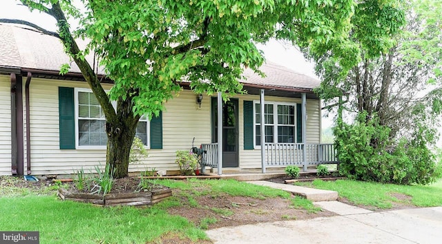 962 Wampler Ln, Westminster, MD 21158 - view of front of home featuring a porch