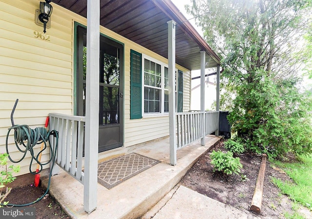 962 Wampler Ln, Westminster, MD 21158 - property entrance with a porch
