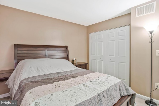 6040 Shady Side Rd, Shady Side, MD 20764 - bedroom featuring carpet and a closet