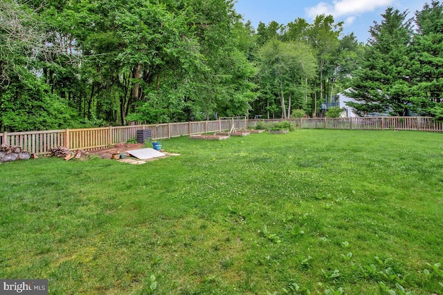 6040 Shady Side Rd, Shady Side, MD 20764 - fenced backyard with a garden