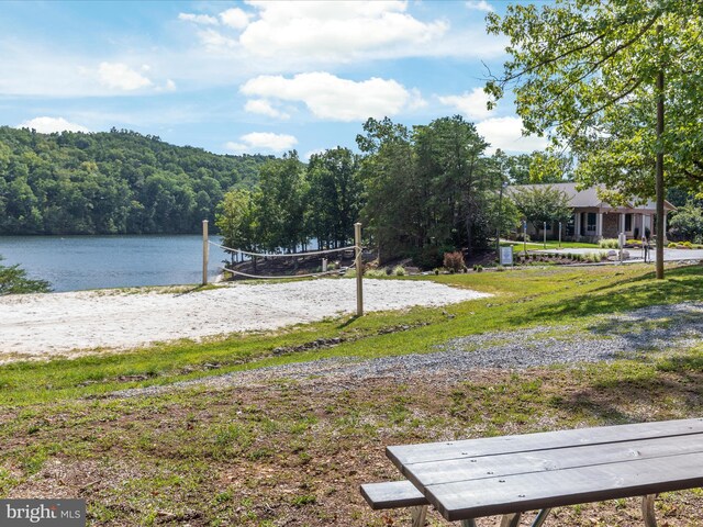228 Sunset Cir, Cross Junction, VA 22625 - view of property's community featuring a water view, volleyball court, a view of trees, and a yard