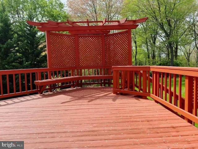 1176 Bandy Run Rd, Herndon, VA 20170 - wooden terrace featuring view of wooded area