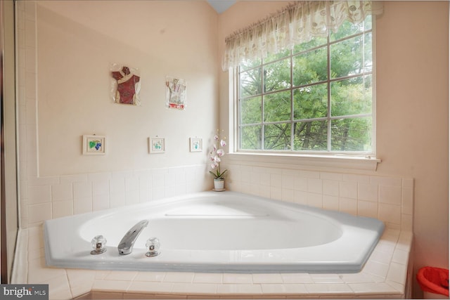 4057 Glostonbury Way, Fairfax, VA 22030 - full bathroom featuring a garden tub