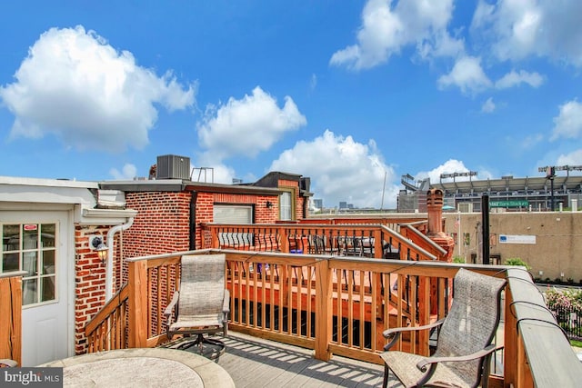 743 W Cross St, Baltimore, MD 21230 - view of wooden terrace