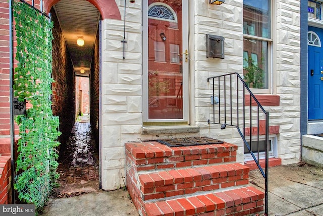 743 W Cross St, Baltimore, MD 21230 - entrance to property featuring stone siding