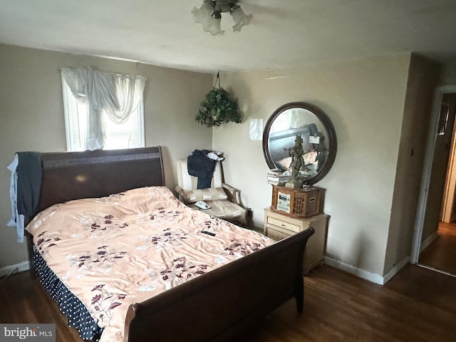 719 E 25th St, Chester, PA 19013 - bedroom featuring wood finished floors and baseboards