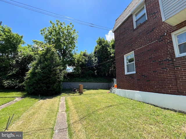 719 E 25th St, Chester, PA 19013 - view of grassy yard
