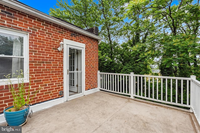 656 48th St, Baltimore, MD 21224 - view of patio / terrace