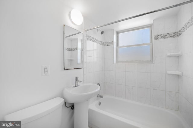 2900 Pomeroy Rd SE Unit 203, Washington, DC 20020 - bathroom with toilet and bathing tub / shower combination