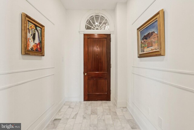 1830 S Rittenhouse Square 12C And 12D, Philadelphia, PA 19103 - corridor featuring baseboards