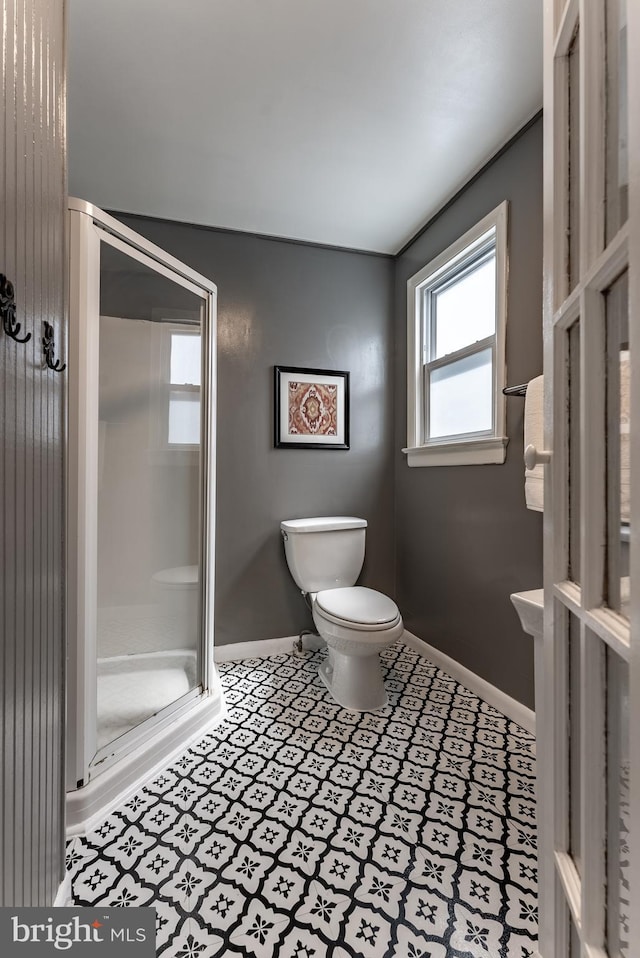 5634 8th Rd N, Arlington, VA 22205 - bathroom featuring toilet and a stall shower