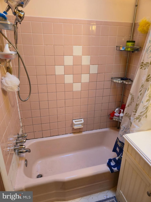 9618 Hoff St, Philadelphia, PA 19115 - full bath featuring shower / bathtub combination with curtain and vanity