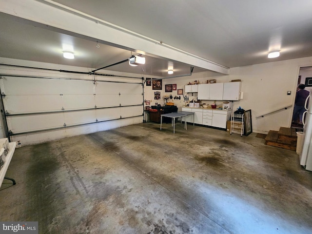 35 Read St, Seaford, DE 19973 - garage featuring a garage door opener