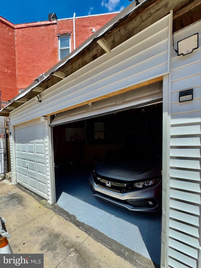 240 W Glenwood Ave, Philadelphia, PA 19140 - view of garage