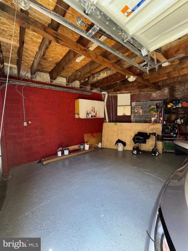 240 W Glenwood Ave, Philadelphia, PA 19140 - garage with concrete block wall