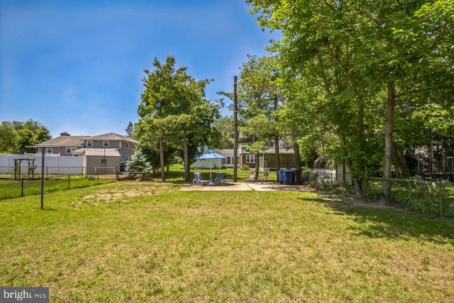 742 Arndt Ave, Riverside, NJ 08075 - view of yard with a patio