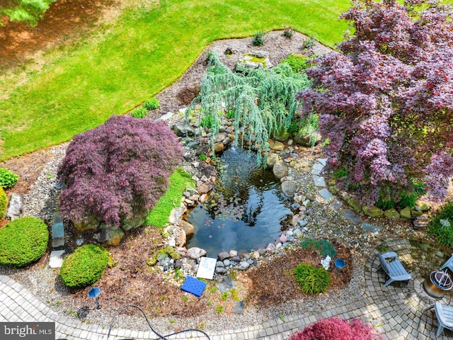 12 Fox Glen Dr, Reading, PA 19608 - aerial view of a small pond