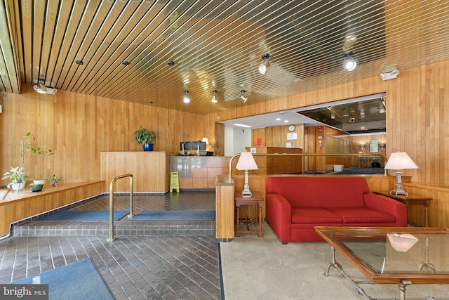 801 N Pitt St Unit 505, Alexandria, VA 22314 - community lobby featuring wooden walls