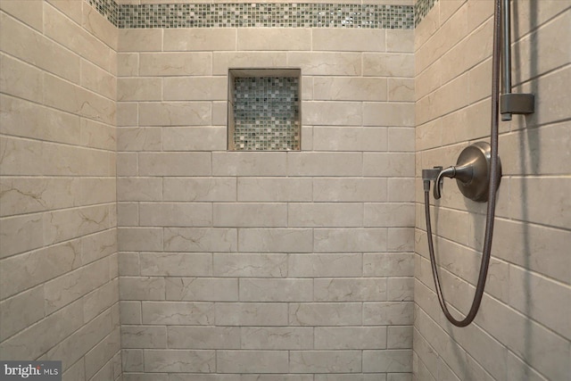 1507 Hemlock Ave, Carlisle, PA 17013 - full bath featuring tiled shower