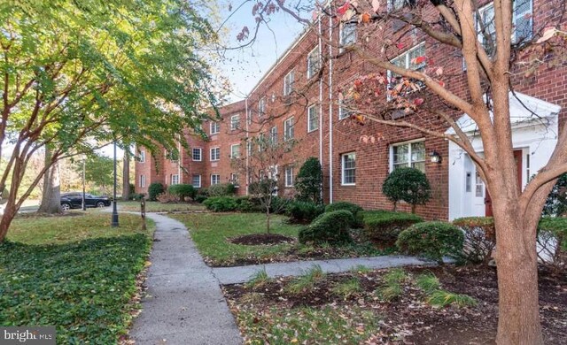 1724 W Abingdon Dr Unit 201, Alexandria, VA 22314 - view of building exterior