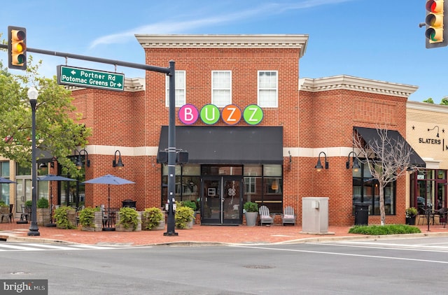 1724 W Abingdon Dr Unit 201, Alexandria, VA 22314 - view of building exterior