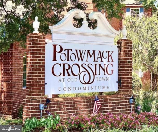 1724 W Abingdon Dr Unit 201, Alexandria, VA 22314 - view of community sign