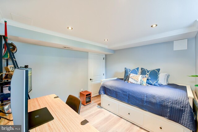 3819 14th St S, Arlington, VA 22204 - bedroom featuring wood finished floors, recessed lighting, and ornamental molding