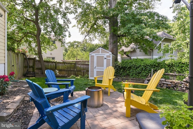 3819 14th St S, Arlington, VA 22204 - fenced backyard featuring a patio area and an outdoor fire pit
