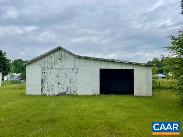 24 E 1st St, Craigsville, VA 24430 - view of outbuilding