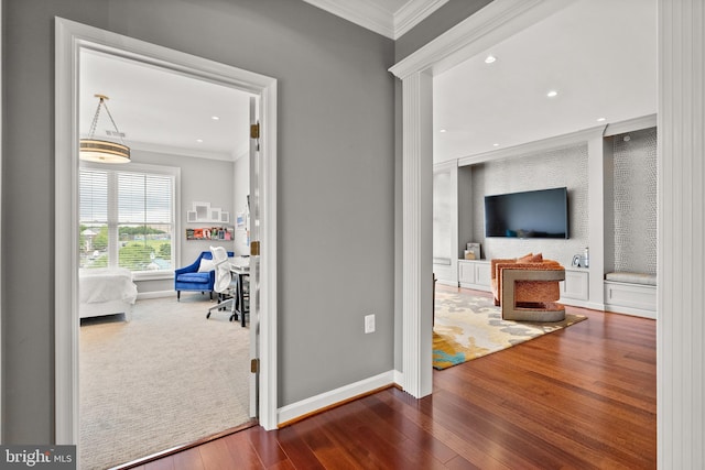 525 Belmont Bay Dr Unit 406, Woodbridge, VA 22191 - hallway featuring crown molding, recessed lighting, wood finished floors, and baseboards