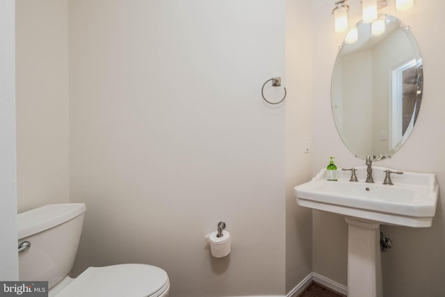 1421 Pickett Ct, Front Royal, VA 22630 - half bath with toilet