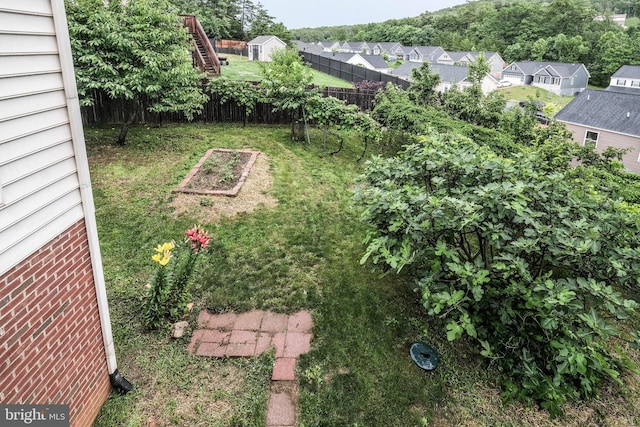 1421 Pickett Ct, Front Royal, VA 22630 - view of yard with a garden and a residential view