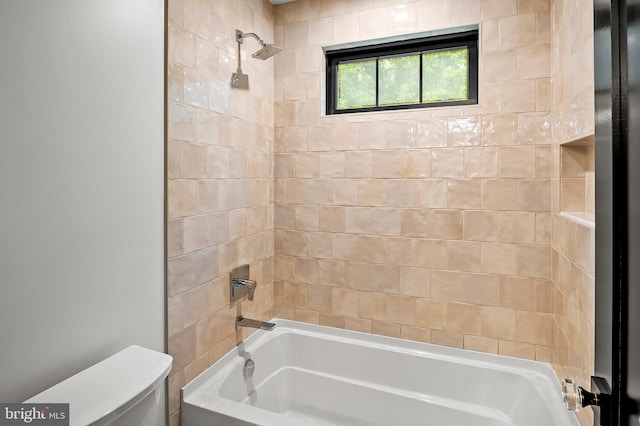 934 Chesterfield Rd, Annapolis, MD 21401 - full bathroom featuring toilet and shower / tub combination