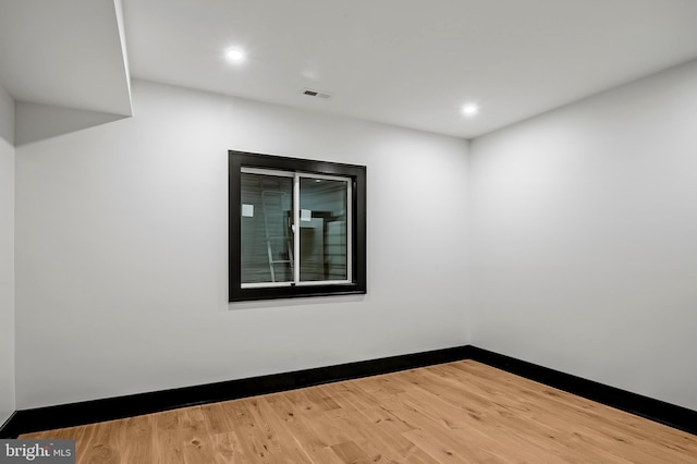 934 Chesterfield Rd, Annapolis, MD 21401 - empty room featuring wood finished floors and recessed lighting