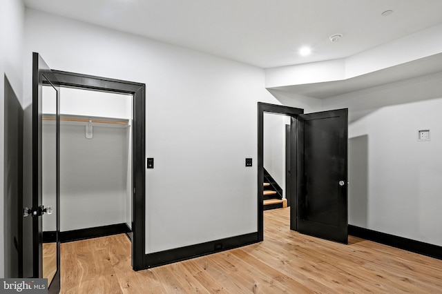 934 Chesterfield Rd, Annapolis, MD 21401 - corridor featuring light wood finished floors