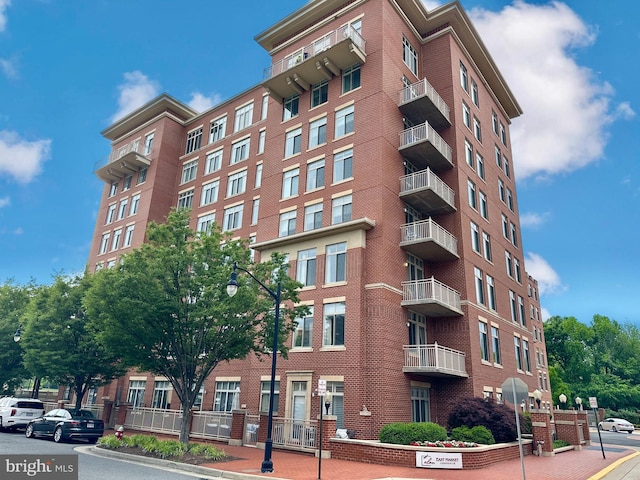 4490 Market Commons Dr Unit 302, Fairfax, VA 22033 - view of apartment building / complex