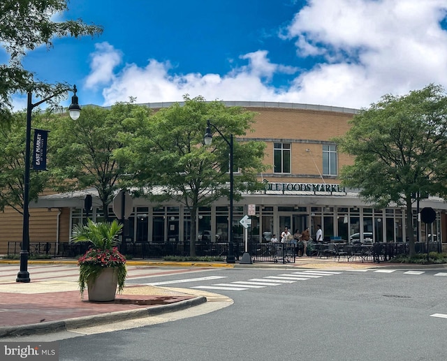 4490 Market Commons Dr Unit 302, Fairfax, VA 22033 - view of building exterior