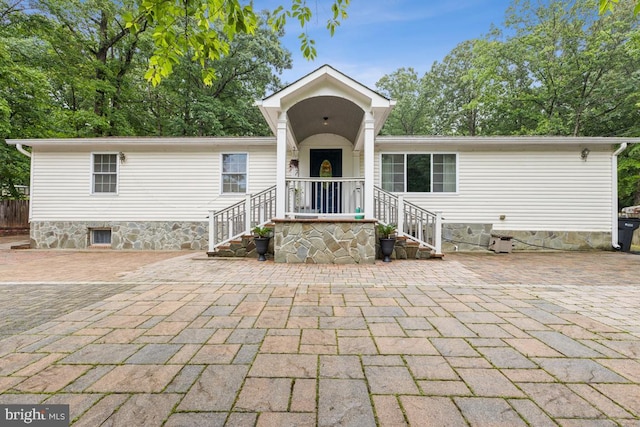 11617 Smithfield Rd, Manassas, VA 20112 - view of front of home featuring crawl space