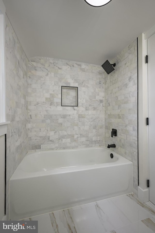 211 N Vineyard Blvd, Collingswood, NJ 08108 - bathroom featuring bathing tub / shower combination