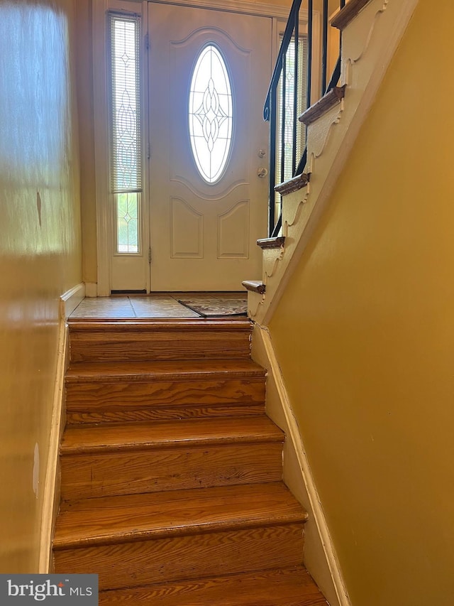 7001 Kepner Ct, Lanham, MD 20706 - foyer featuring stairs