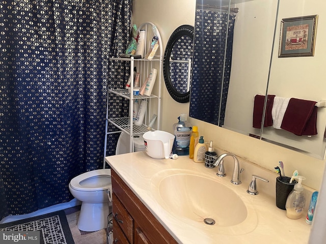 7001 Kepner Ct, Lanham, MD 20706 - bathroom featuring vanity, toilet, and curtained shower