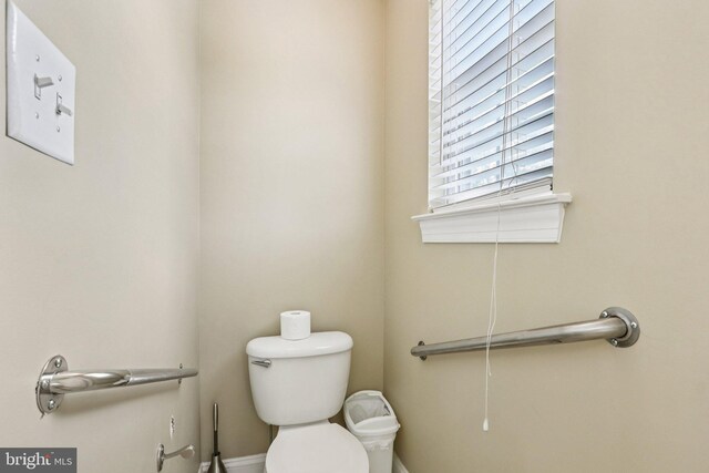 148 Ryans Run, Sicklerville, NJ 08081 - bathroom with toilet and baseboards