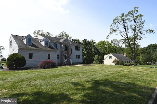 6 Marc Ln, Wrightstown, NJ 08562 - rear view of property with a lawn