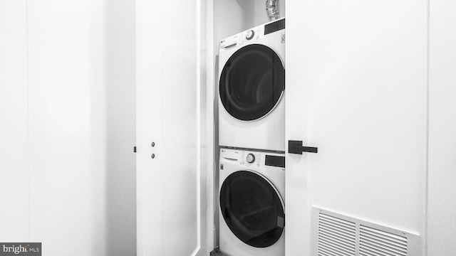 2517 Ontario Rd NW Unit 5, Washington, DC 20009 - laundry room featuring stacked washer / dryer