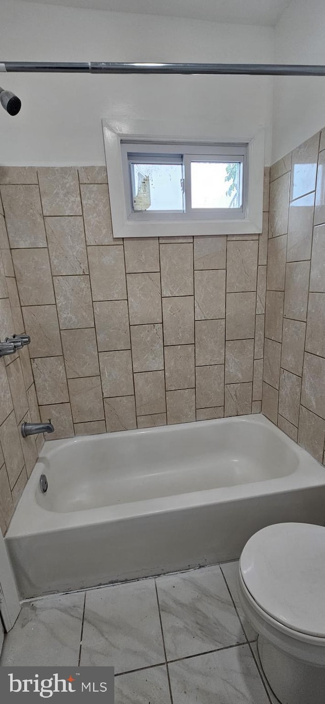 2540 W Silver St, Philadelphia, PA 19132 - bathroom with toilet and shower / washtub combination